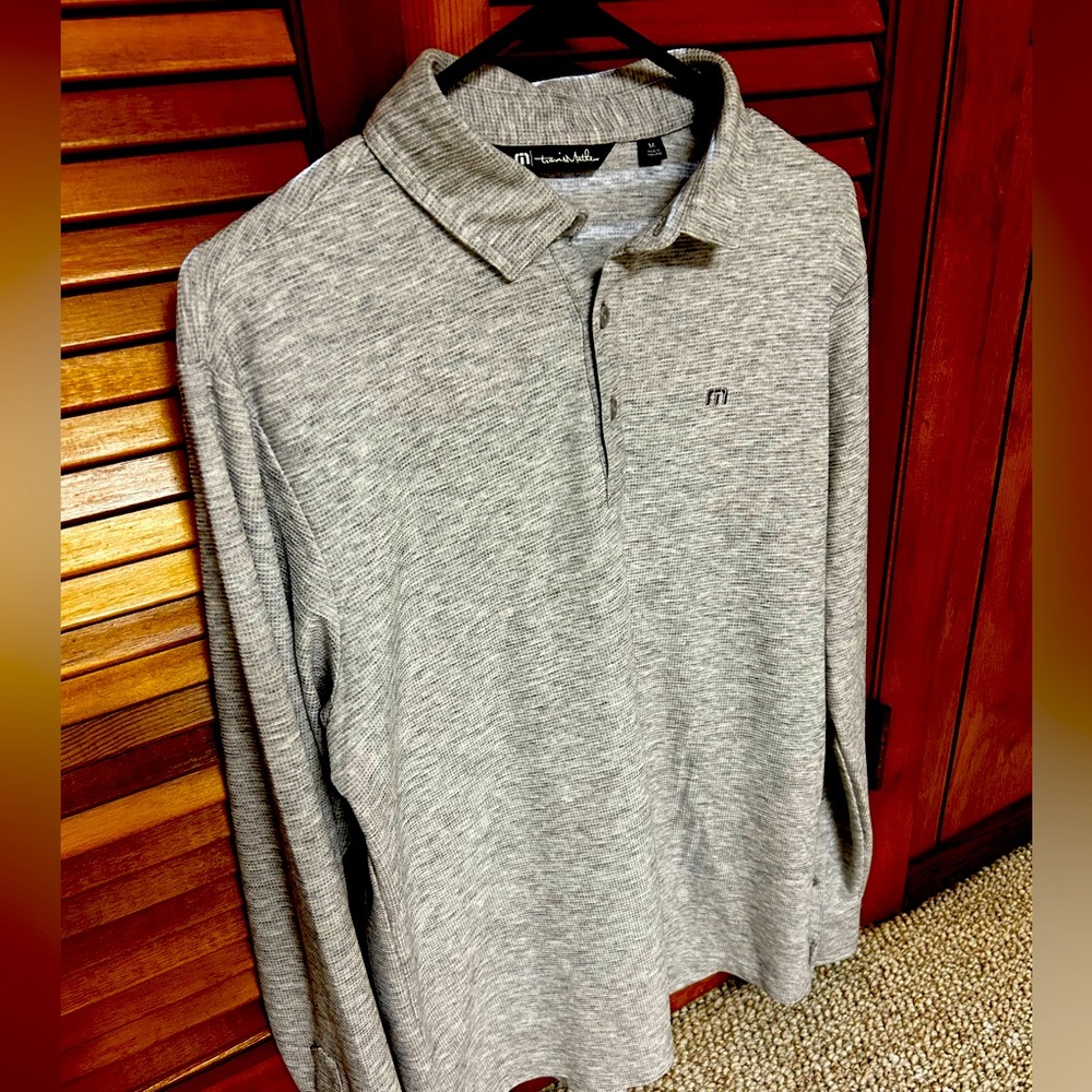Travis Matthew long sleeve Golf Polo. Poly/Wool blend. Gray. Size Medium.